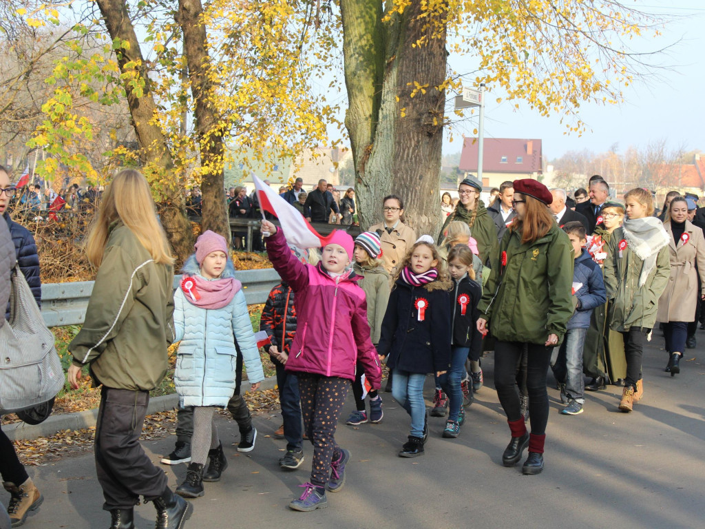 Setki neklan uczciły 100-lecie odzyskania niepodległości
