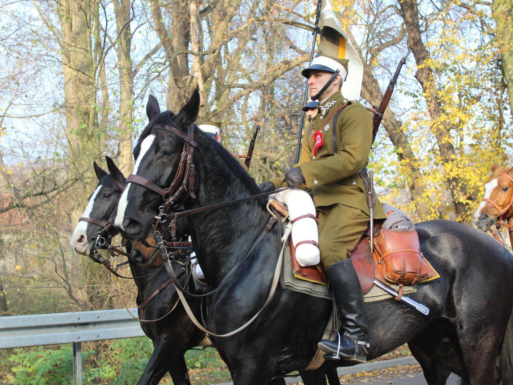 Setki neklan uczciły 100-lecie odzyskania niepodległości