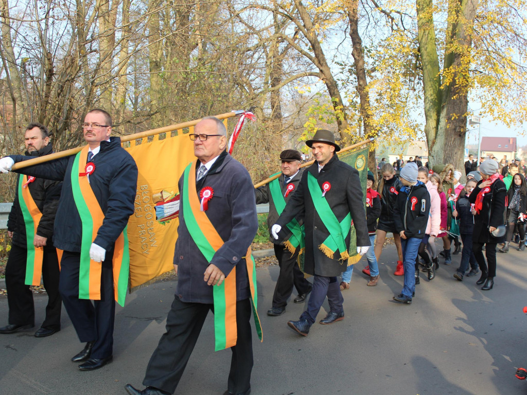Setki neklan uczciły 100-lecie odzyskania niepodległości
