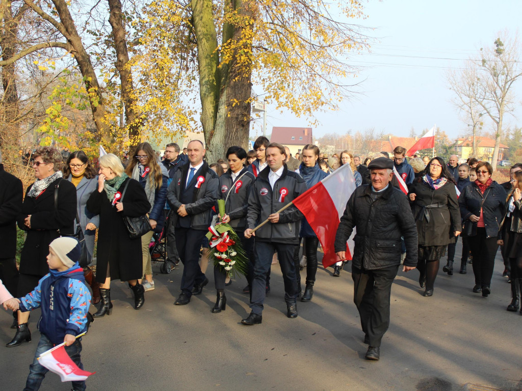 Setki neklan uczciły 100-lecie odzyskania niepodległości