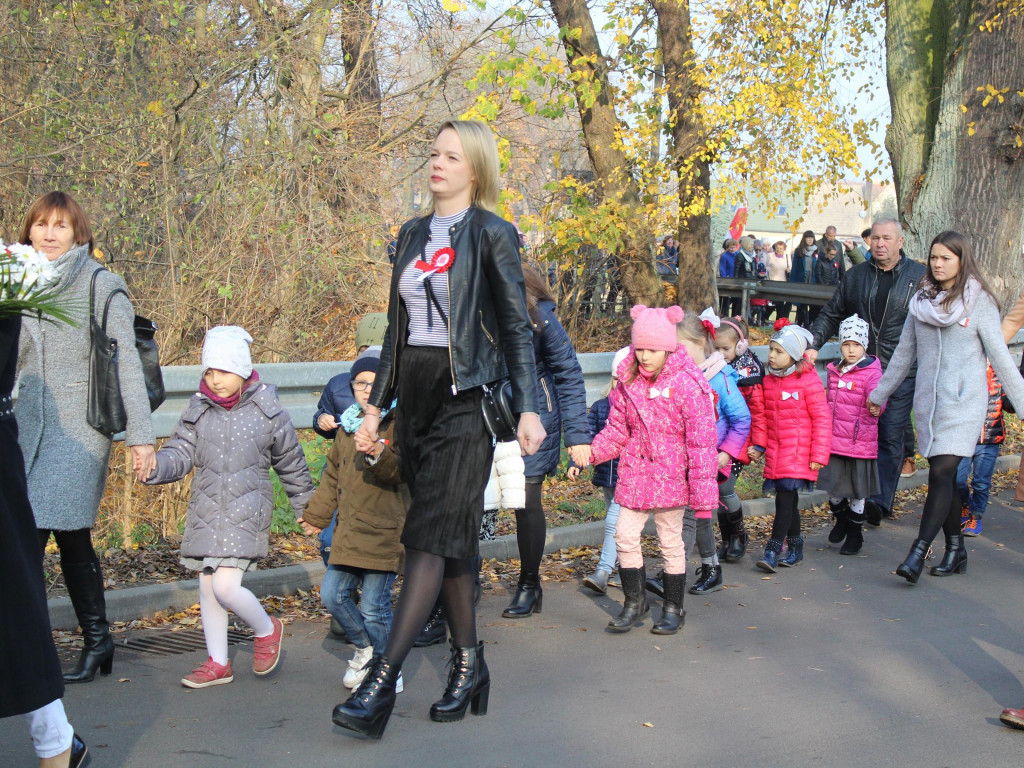Setki neklan uczciły 100-lecie odzyskania niepodległości