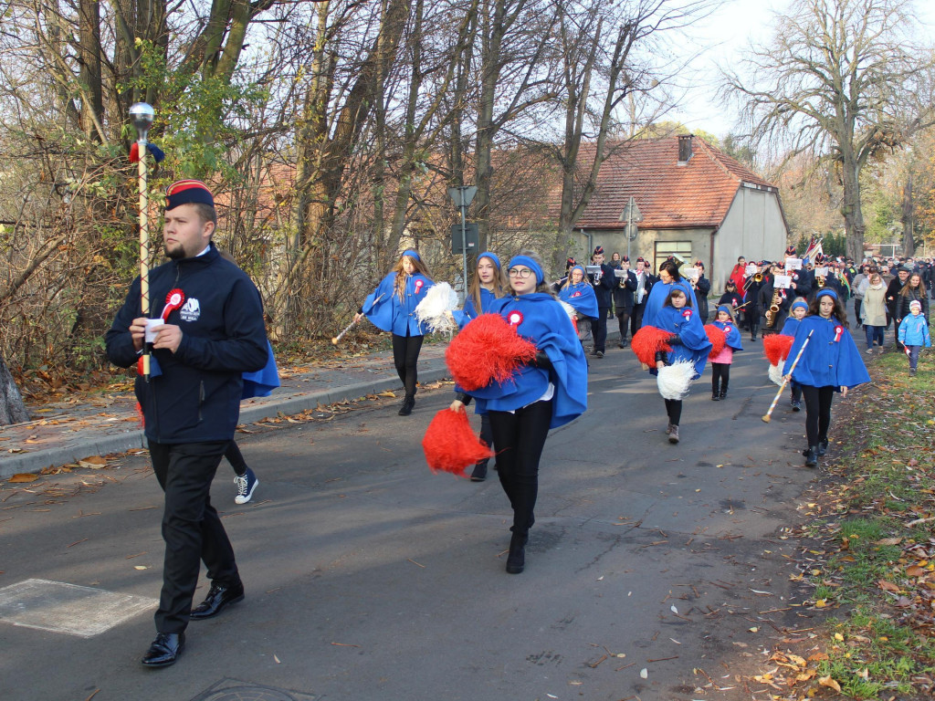 Setki neklan uczciły 100-lecie odzyskania niepodległości