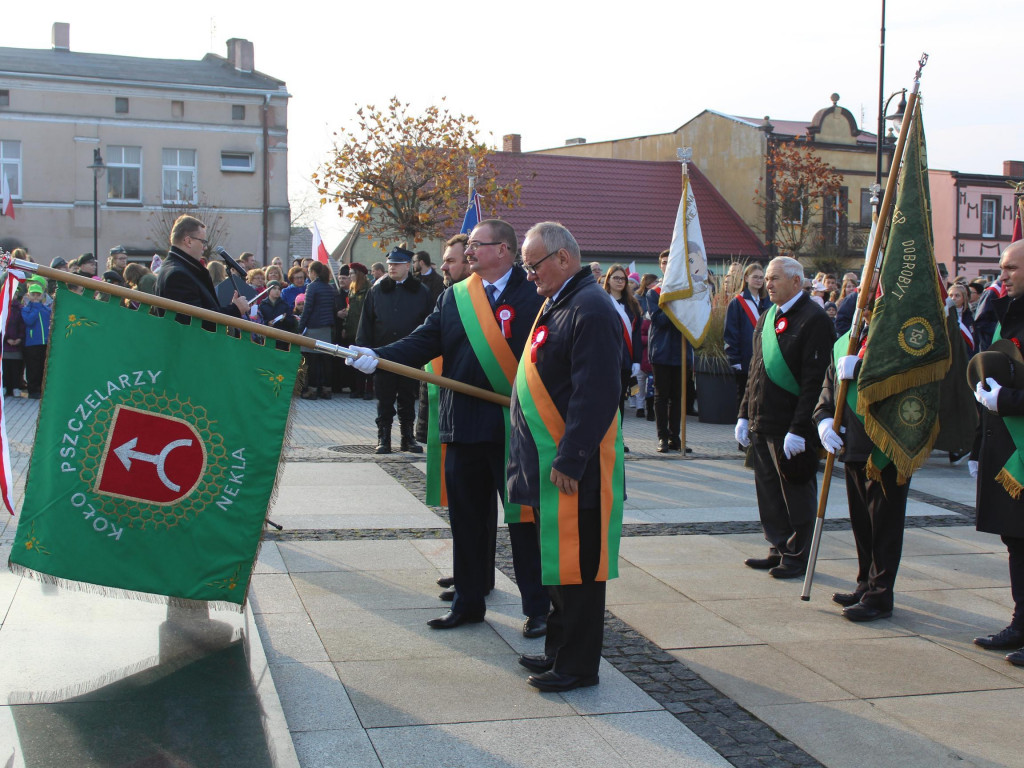 Setki neklan uczciły 100-lecie odzyskania niepodległości