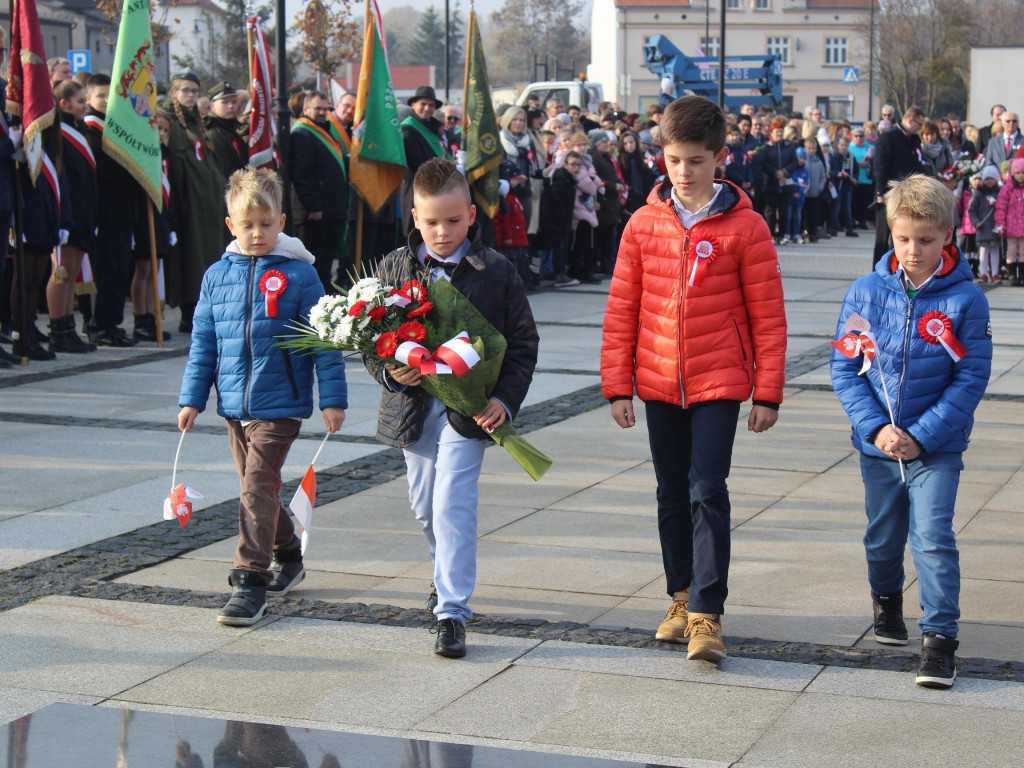 Setki neklan uczciły 100-lecie odzyskania niepodległości