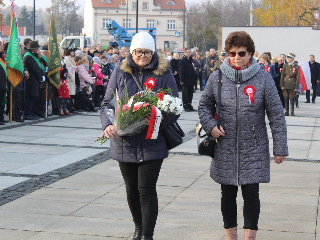 Setki neklan uczciły 100-lecie odzyskania niepodległości