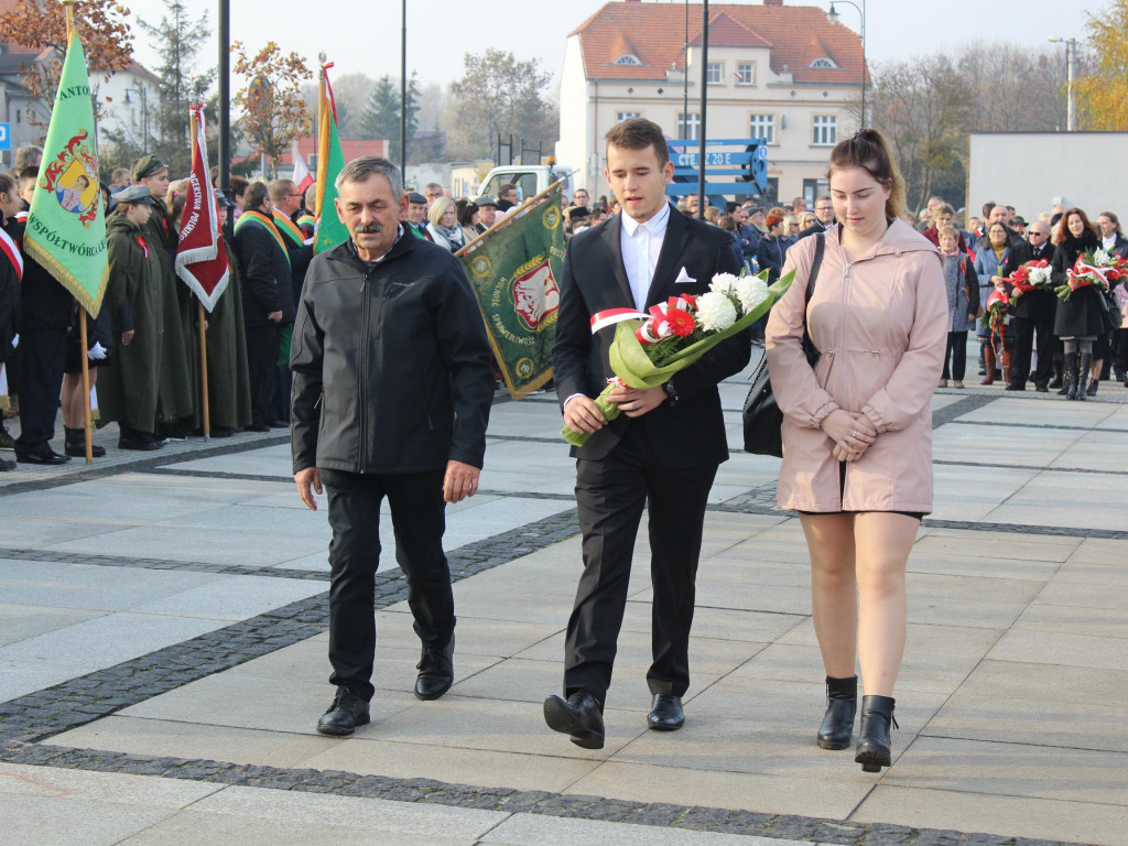 Setki neklan uczciły 100-lecie odzyskania niepodległości
