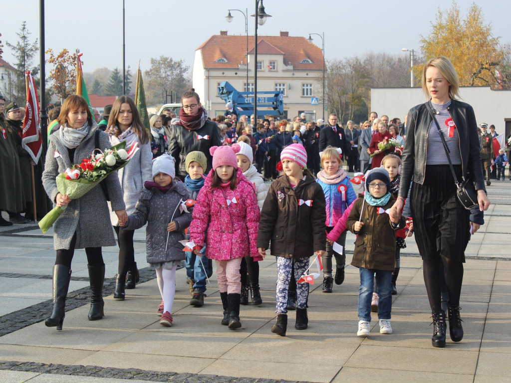 Setki neklan uczciły 100-lecie odzyskania niepodległości