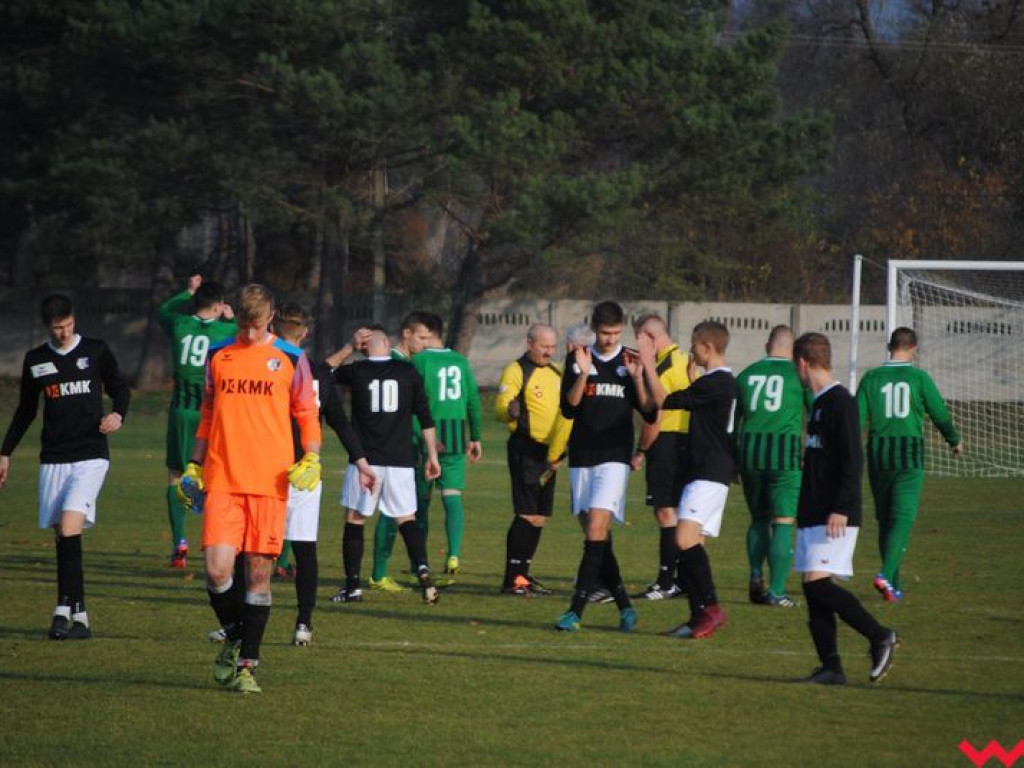 Sprawiedliwy remis. Ostatnie jesienne powiatowe derby zakończyły się podziałem punktów