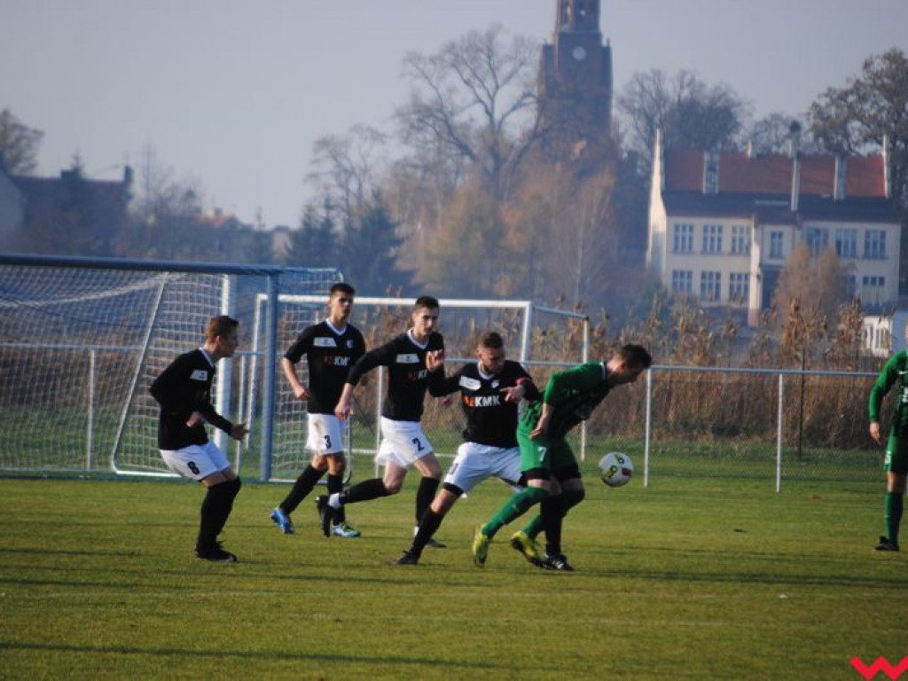 Sprawiedliwy remis. Ostatnie jesienne powiatowe derby zakończyły się podziałem punktów