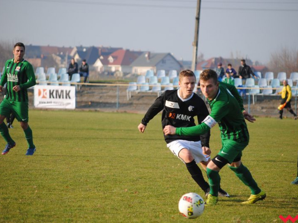 Sprawiedliwy remis. Ostatnie jesienne powiatowe derby zakończyły się podziałem punktów