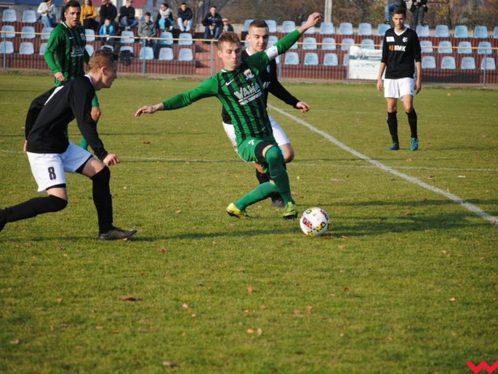 Sprawiedliwy remis. Ostatnie jesienne powiatowe derby zakończyły się podziałem punktów