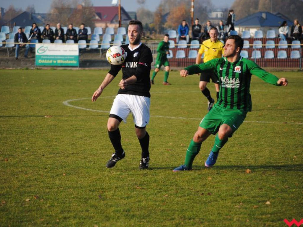 Sprawiedliwy remis. Ostatnie jesienne powiatowe derby zakończyły się podziałem punktów
