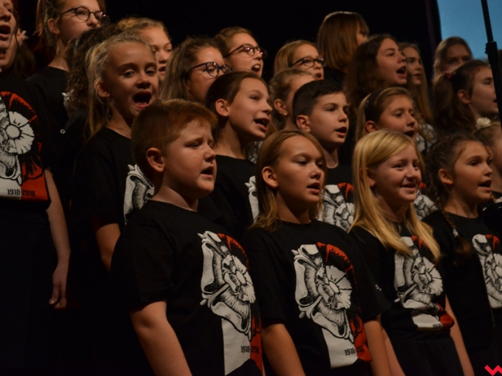 „Sto lat” dla Niepodległej. Pokoleniowe śpiewanie z Cameratą