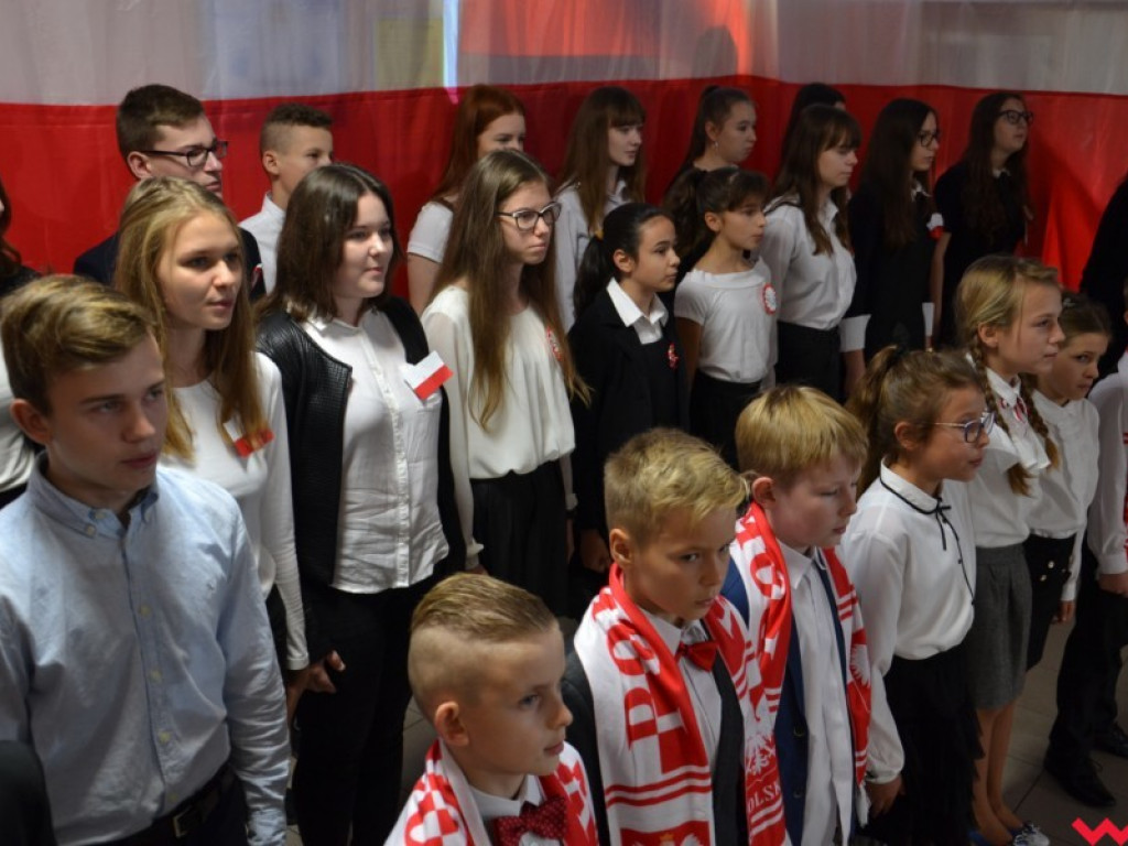 Otwarto wystawę zdjęć dokumentujących Orzechowo