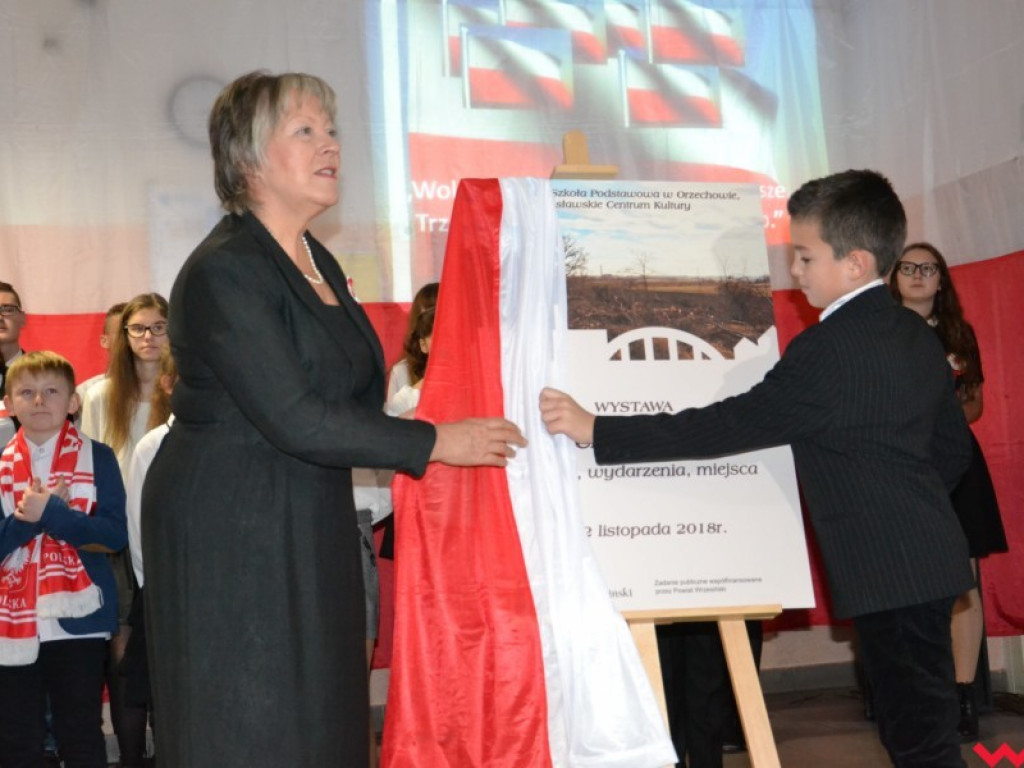 Otwarto wystawę zdjęć dokumentujących Orzechowo