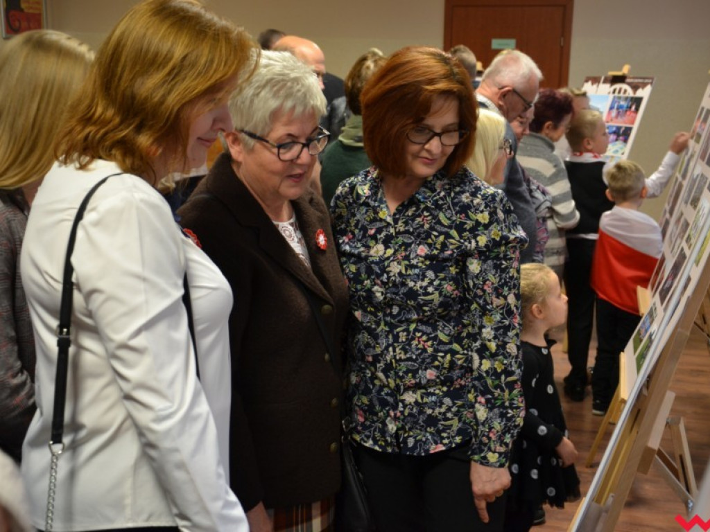 Otwarto wystawę zdjęć dokumentujących Orzechowo