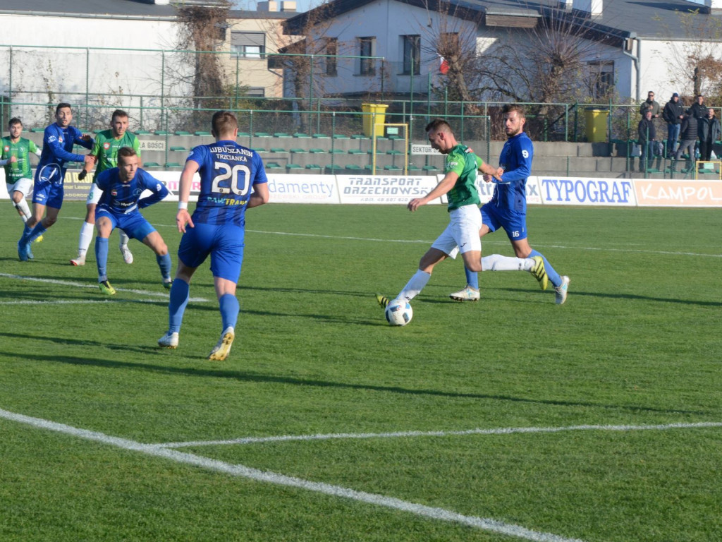 Victoria w impasie. Lider przyjechał jak po swoje