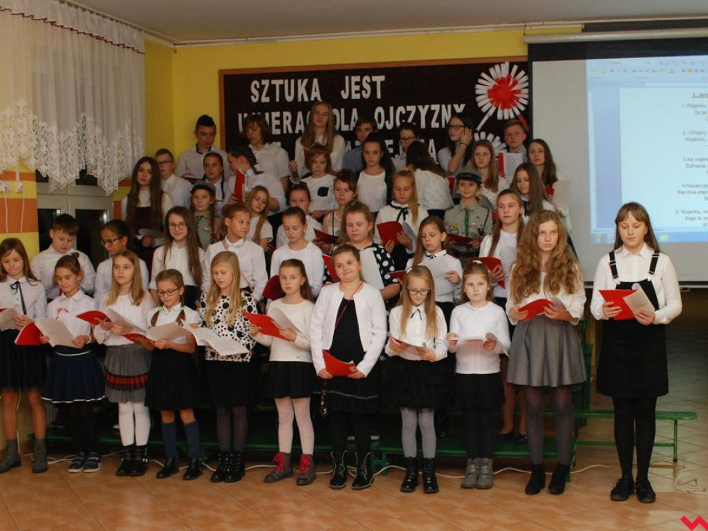 Koncert patriotyczny w pyzdrskiej szkole