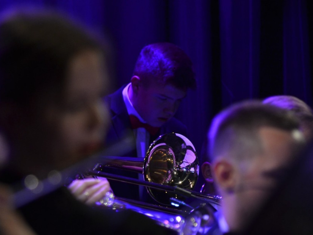 Z Wrzesińską Orkiestrą Dętą nie liczy się godzin i lat. Rozgrzewający jesienny koncert