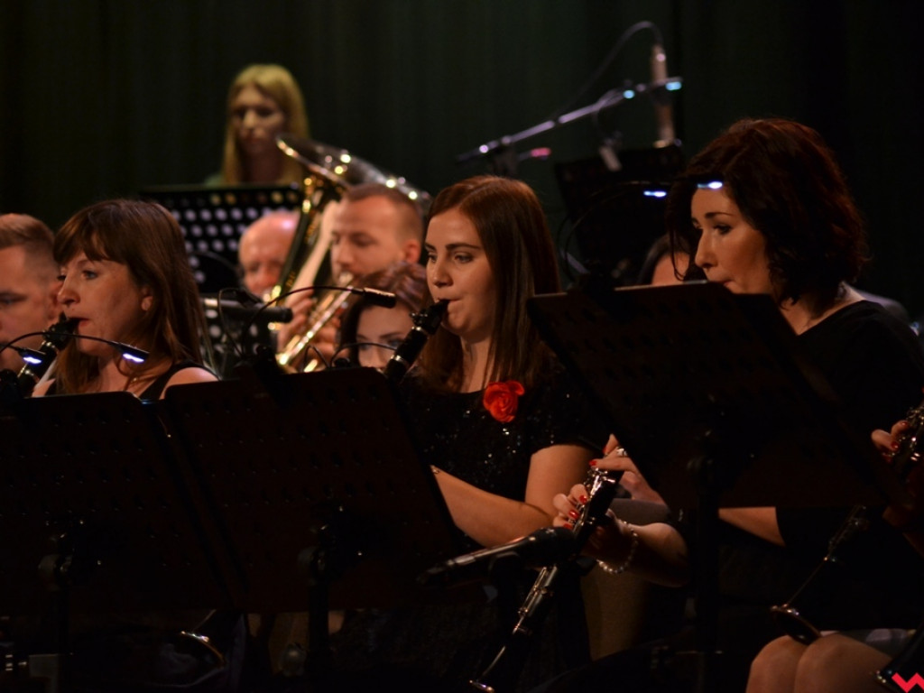 Z Wrzesińską Orkiestrą Dętą nie liczy się godzin i lat. Rozgrzewający jesienny koncert