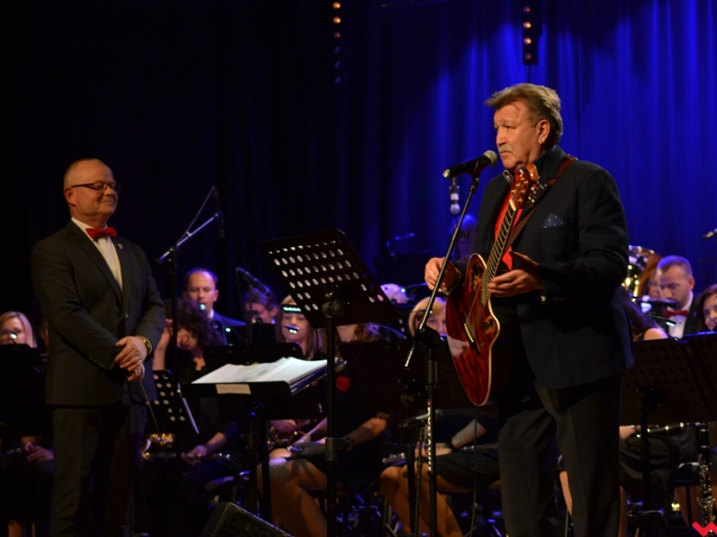 Z Wrzesińską Orkiestrą Dętą nie liczy się godzin i lat. Rozgrzewający jesienny koncert