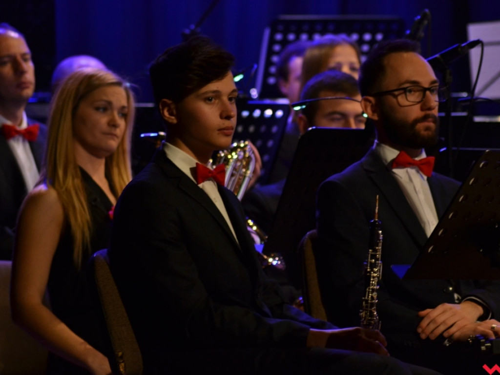 Z Wrzesińską Orkiestrą Dętą nie liczy się godzin i lat. Rozgrzewający jesienny koncert