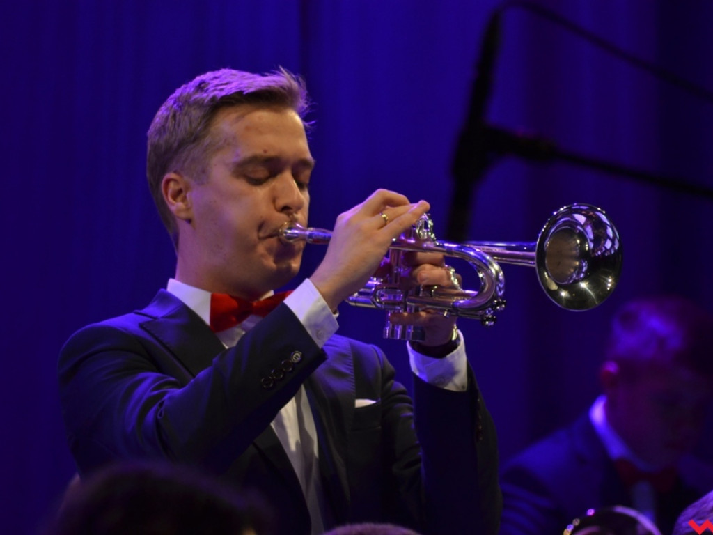 Z Wrzesińską Orkiestrą Dętą nie liczy się godzin i lat. Rozgrzewający jesienny koncert