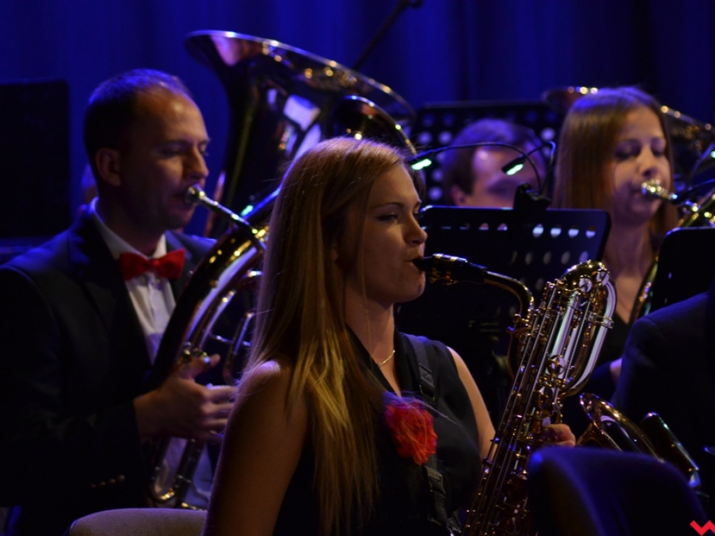 Z Wrzesińską Orkiestrą Dętą nie liczy się godzin i lat. Rozgrzewający jesienny koncert