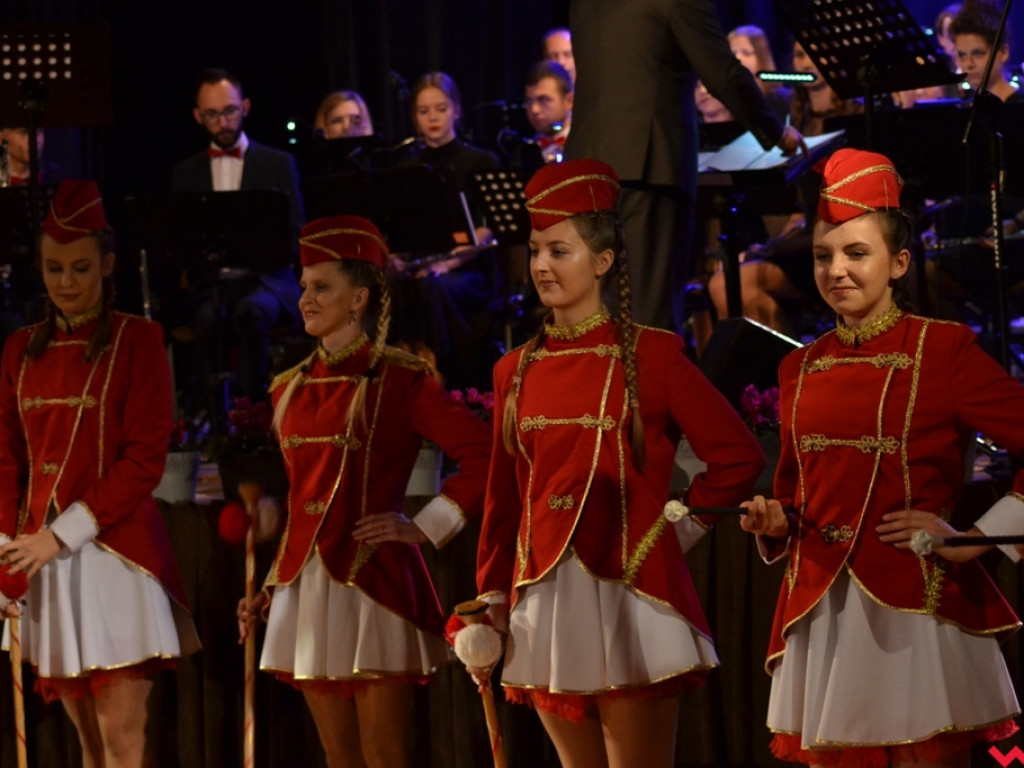 Z Wrzesińską Orkiestrą Dętą nie liczy się godzin i lat. Rozgrzewający jesienny koncert