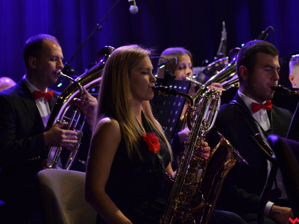 Z Wrzesińską Orkiestrą Dętą nie liczy się godzin i lat. Rozgrzewający jesienny koncert