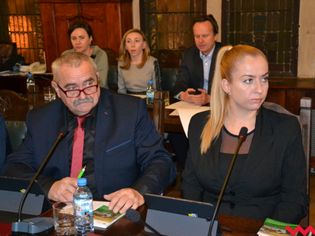 Ślubowanie i apel burmistrza oraz zmiana w prezydium wrzesińskiej rady miejskiej