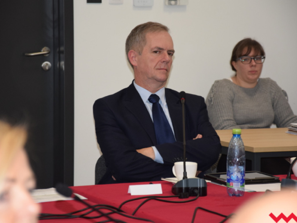 Wielomilionowe inwestycje w oświacie, mniej pieniędzy na drogi. Projekt budżetu powiatu 2019