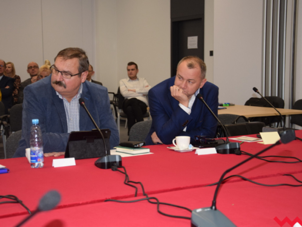 Wielomilionowe inwestycje w oświacie, mniej pieniędzy na drogi. Projekt budżetu powiatu 2019