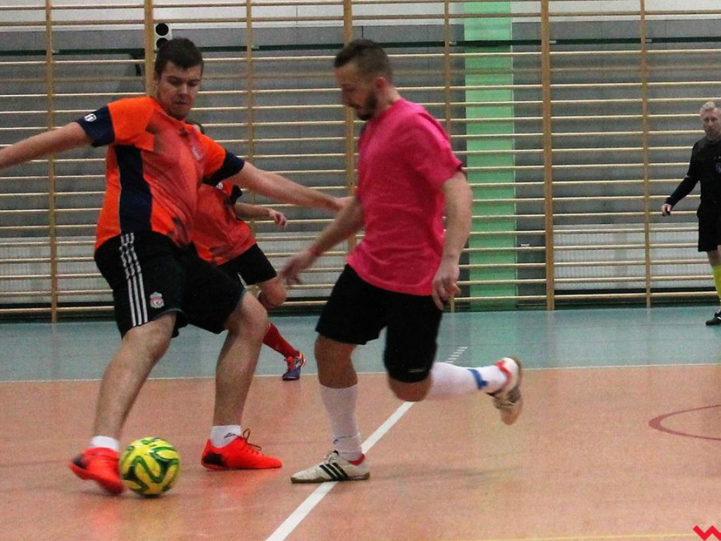 Energosieć Pyzdry na czele rozgrywek halowej piłki nożnej