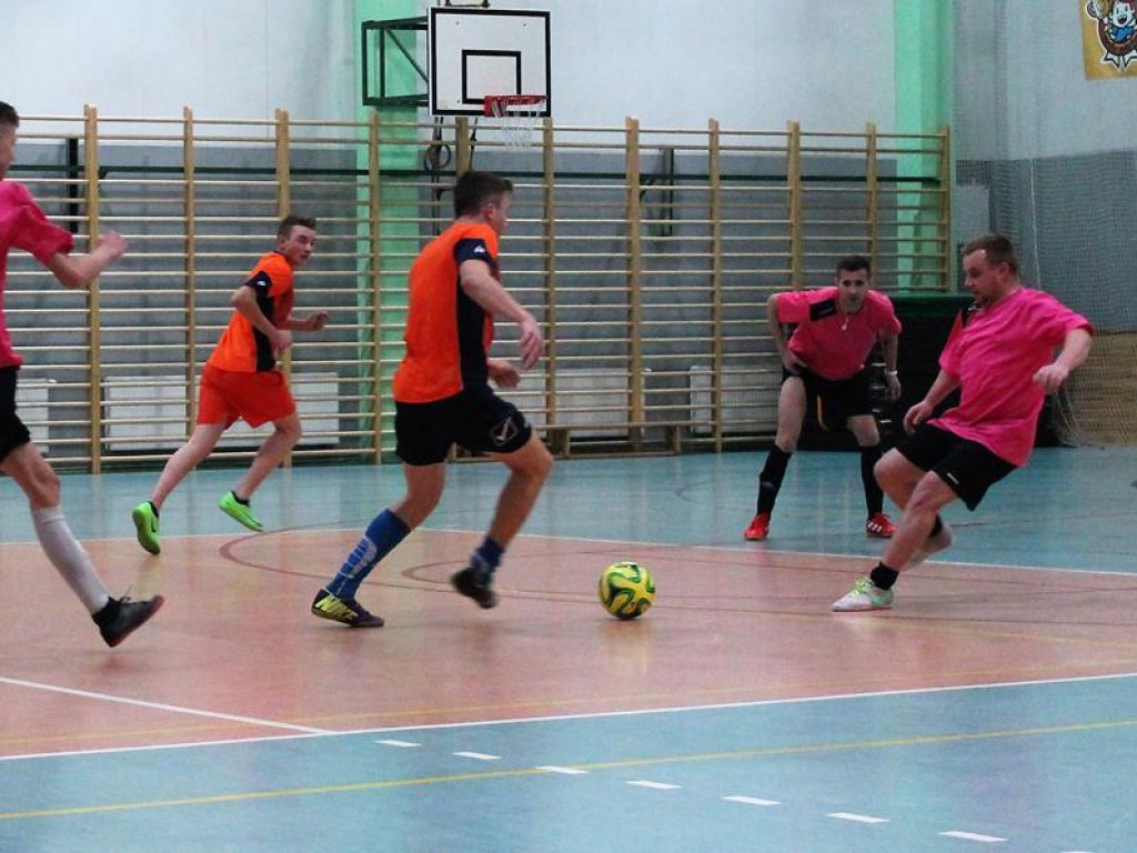 Energosieć Pyzdry na czele rozgrywek halowej piłki nożnej