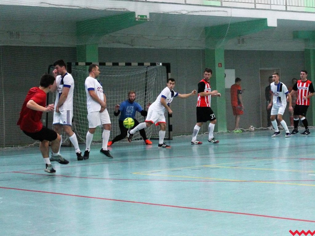 Energosieć Pyzdry na czele rozgrywek halowej piłki nożnej