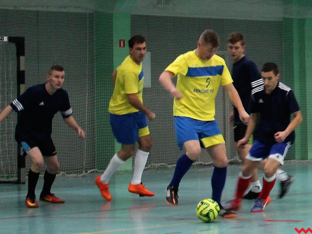 Energosieć Pyzdry na czele rozgrywek halowej piłki nożnej