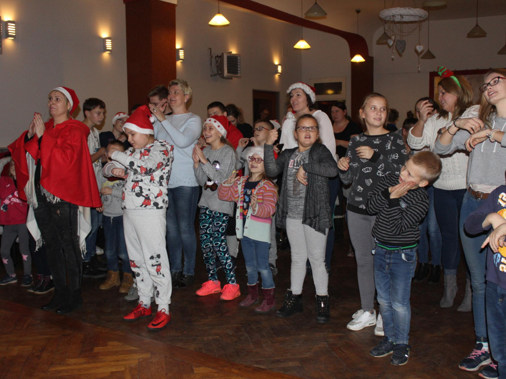 Święty Mikołaj przybył z worem prezentów do Targowej Górki