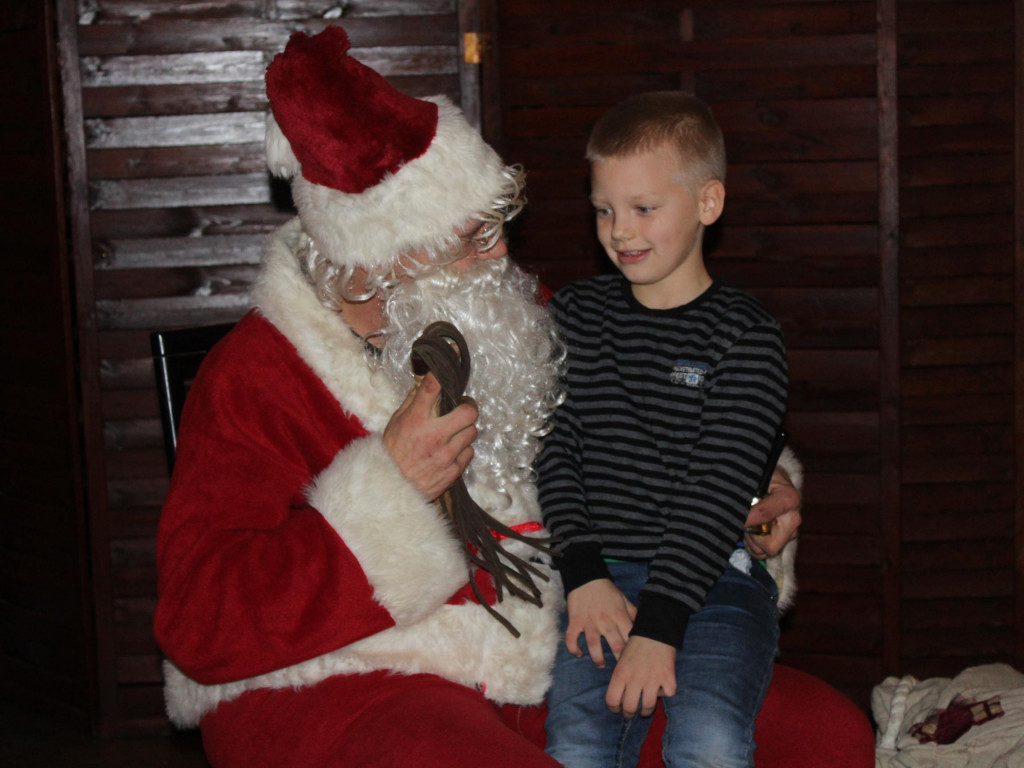 Święty Mikołaj przybył z worem prezentów do Targowej Górki