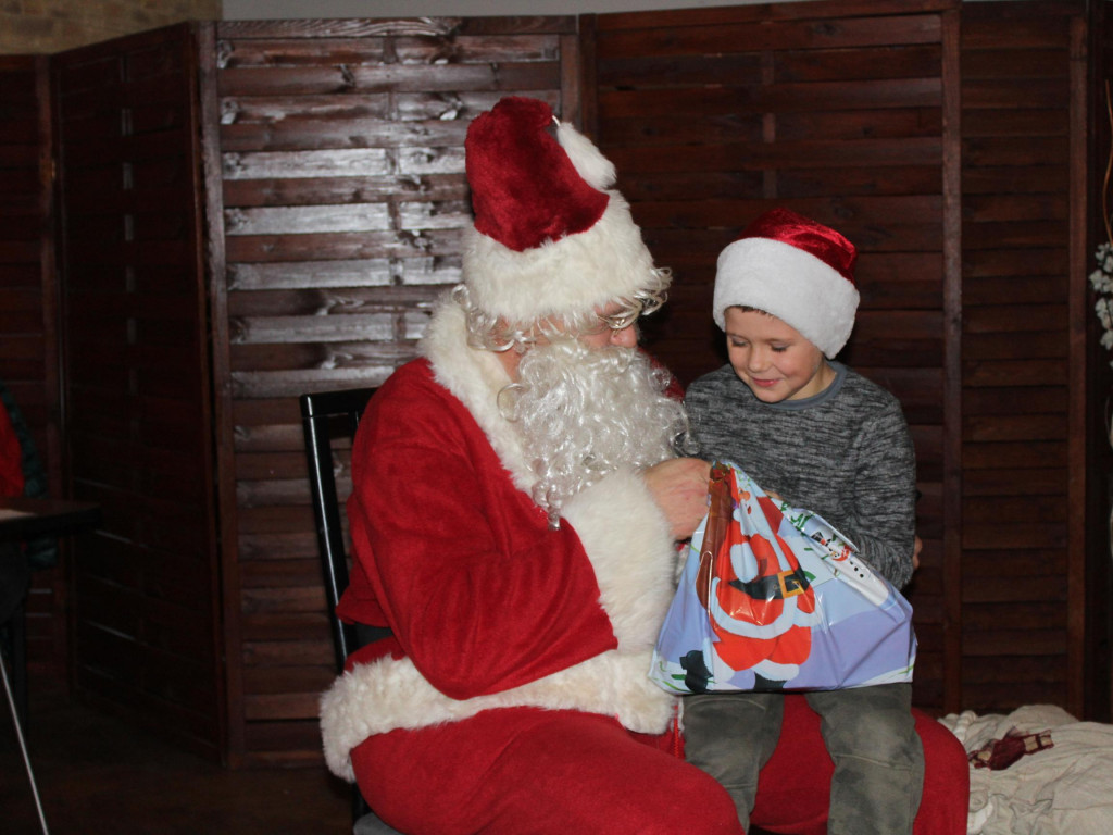 Święty Mikołaj przybył z worem prezentów do Targowej Górki