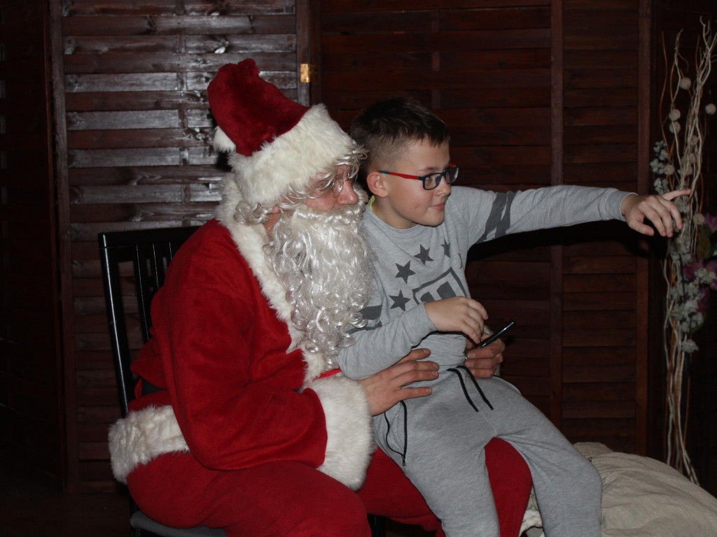 Święty Mikołaj przybył z worem prezentów do Targowej Górki