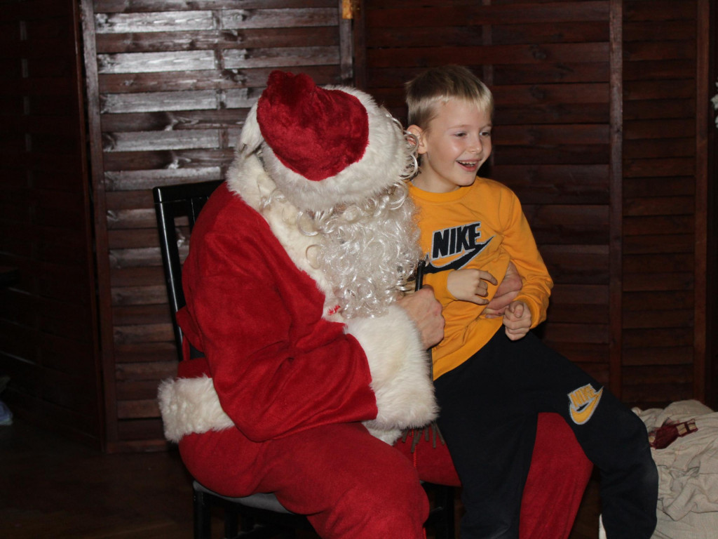 Święty Mikołaj przybył z worem prezentów do Targowej Górki