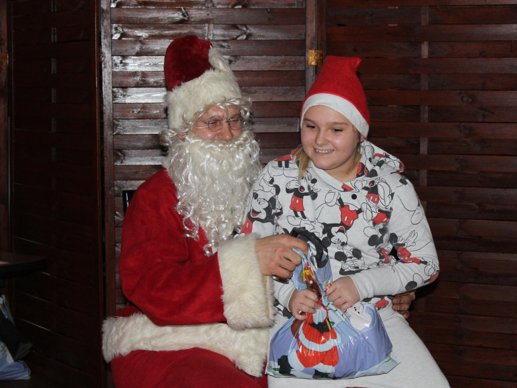 Święty Mikołaj przybył z worem prezentów do Targowej Górki