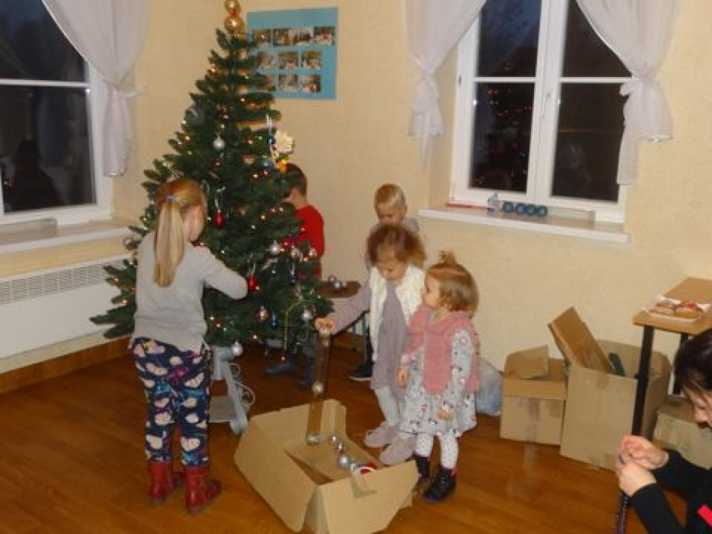 Spod rąk dzieci wyszły śliczne ozdoby świąteczne