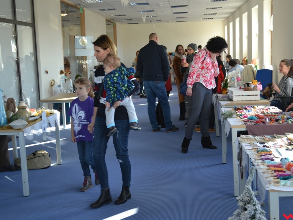 Przedświąteczny bazar w Collegium Artes