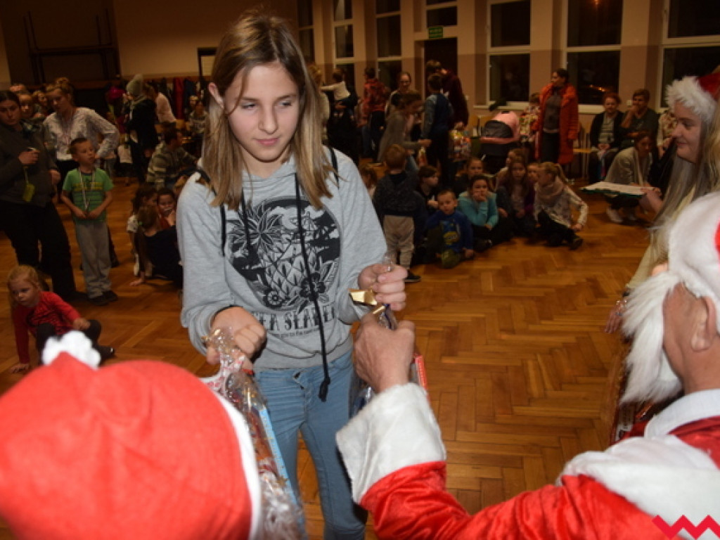 Rodzinne spotkanie przed świętami, czyli „Gwiazdka na sportowo i świątecznie” w Bieganowie