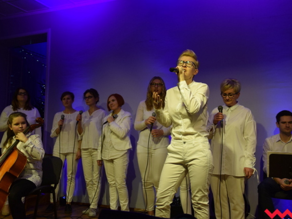 Świat radował się w Kołaczkowie. Świąteczny koncert charytatywny