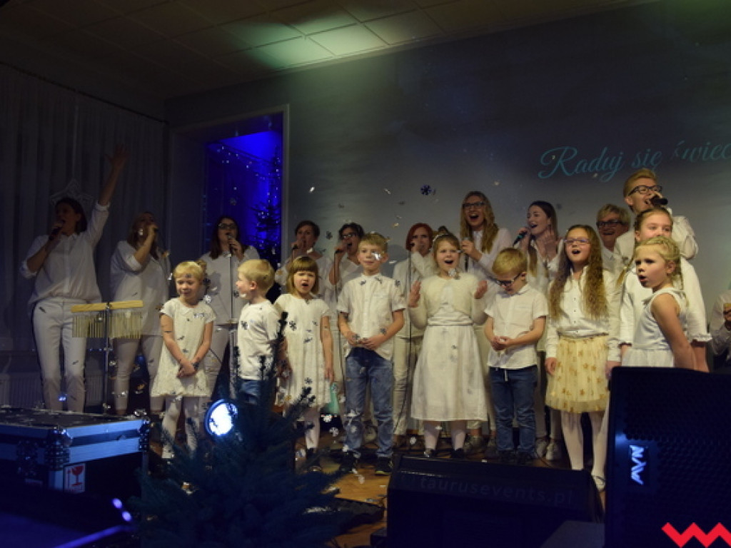 Świat radował się w Kołaczkowie. Świąteczny koncert charytatywny