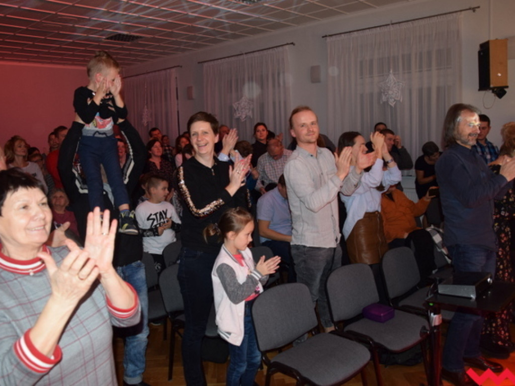 Świat radował się w Kołaczkowie. Świąteczny koncert charytatywny
