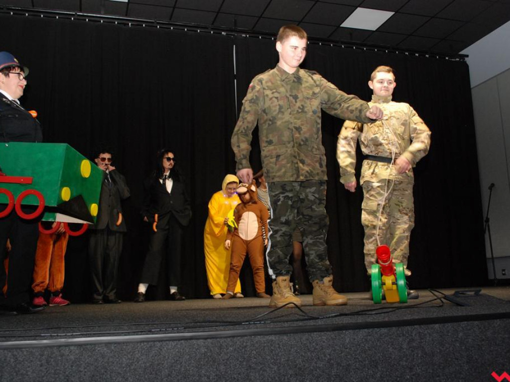 Wyszli na scenę i zrobili charytatywne show „Gramy dla Julki”
